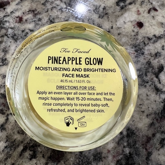 Too Faced Pineapple Glow face mask - Picture 4 of 7